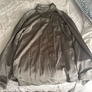 Like new Abercrombie and Fitch button down bronze colored size medium blouse